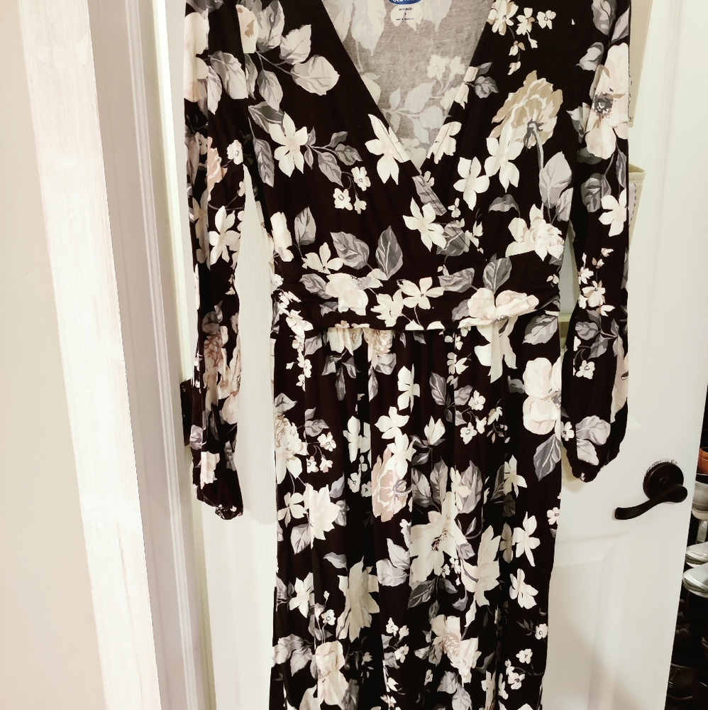 Floral maternity dress
